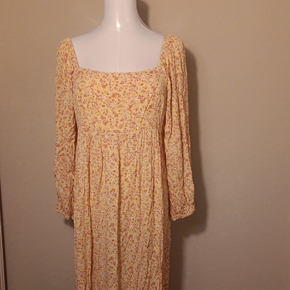 NWT. Riviera Peach Floral Long Sleeve Dress - Picture 3 of 10